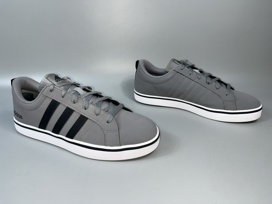 Кросівки Adidas 44 розмір (по стельке 28 см)