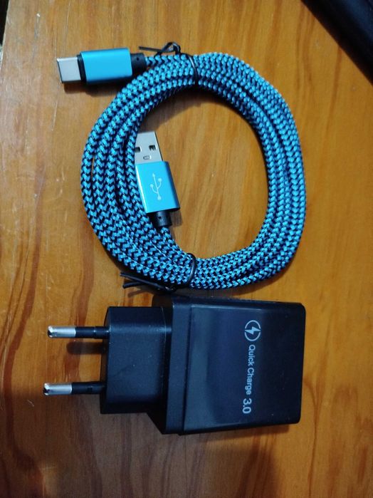 Carregador Rápido Fast Charging para Telemóvel ou Tablet, Type C