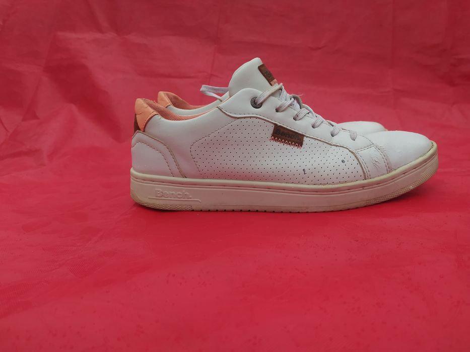 Bench. Оригинальние кожа ,42.5-розм.