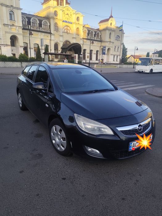 Opel astrа 2012 рік.