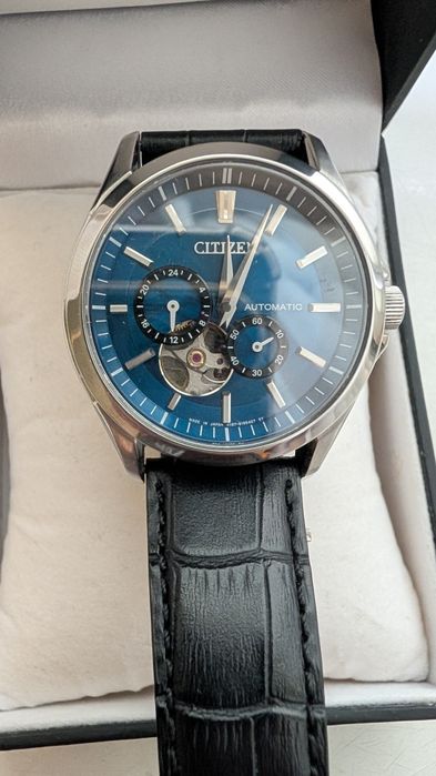 Годинник часы Citizen