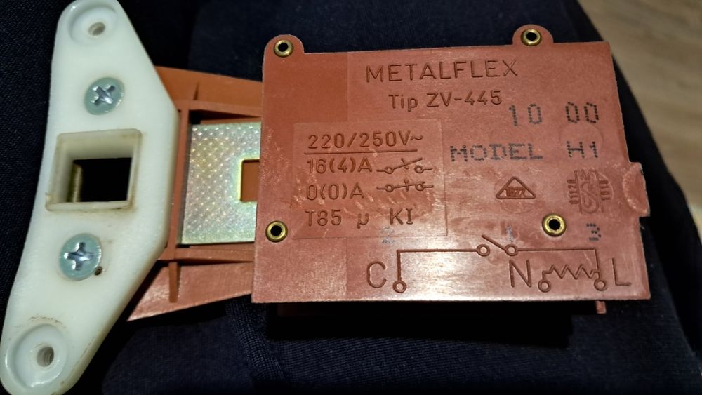 Запчасти к стиральной машине.