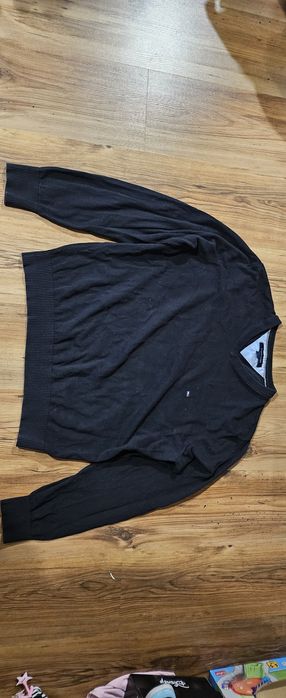 Czarny sweterek Tommy Hilfilger r. XL.
