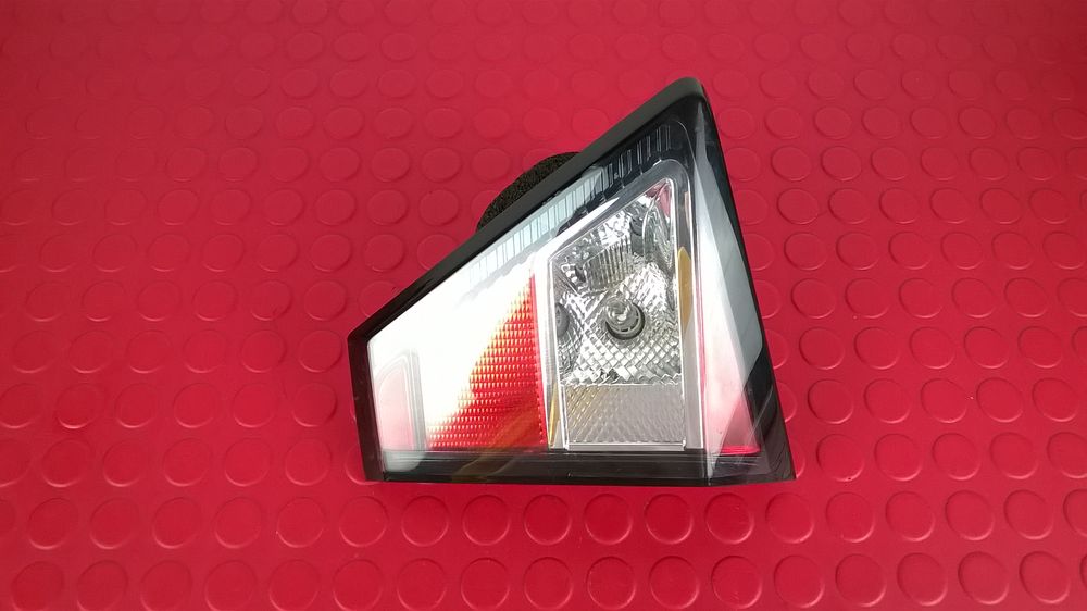 Farolim Mala Trás Dto - FORD ESCAPE II (DM2), KUGA II (DM2)