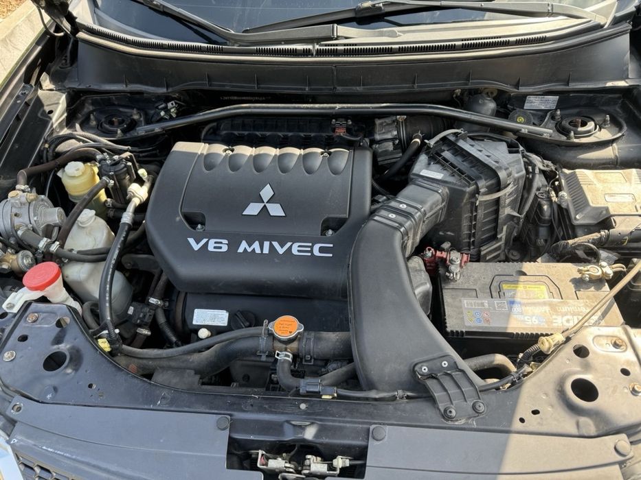 Mitsubishi Outlander XL