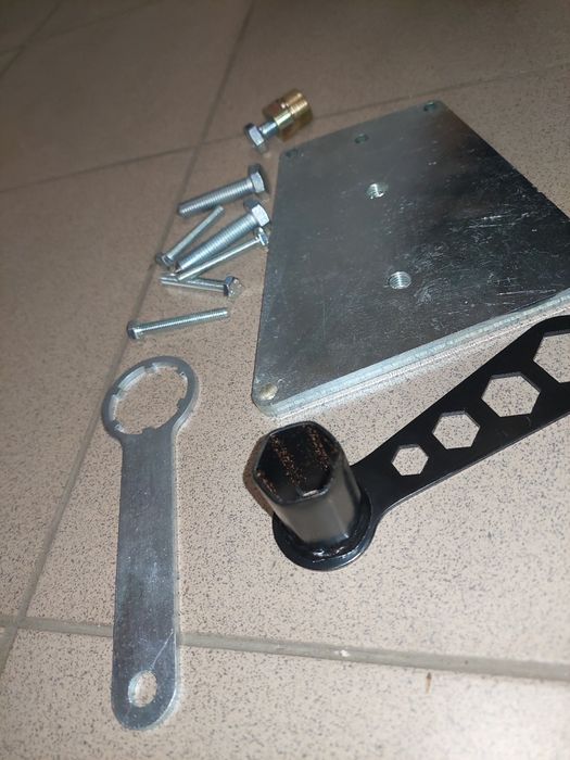 Sprzedam zestaw silnika rometowskiego motorynka klucze ściągacze kpl