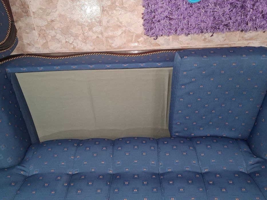Sofa cama e duas poltronas
