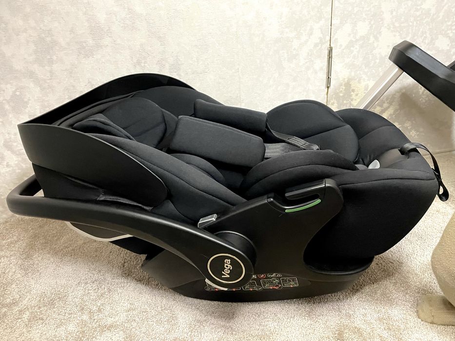 Автокрісло Carrello Vega CRL-14101. База під автокрісло.