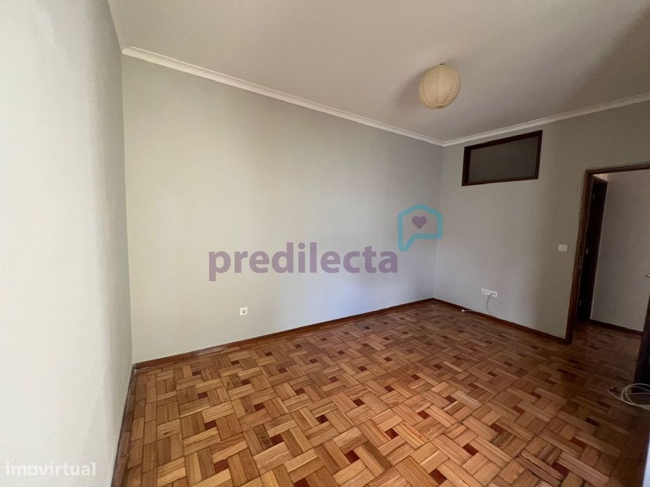 REF4149 - T2 Faria Guimarães, Porto