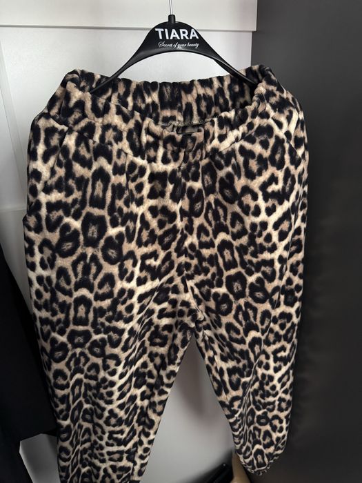 Костюм тепленький на весну буде ідеально