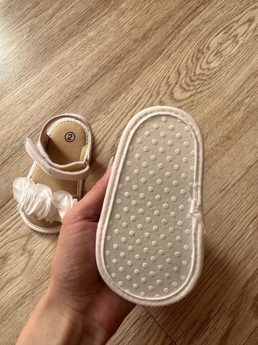 Босоніжки дитячі