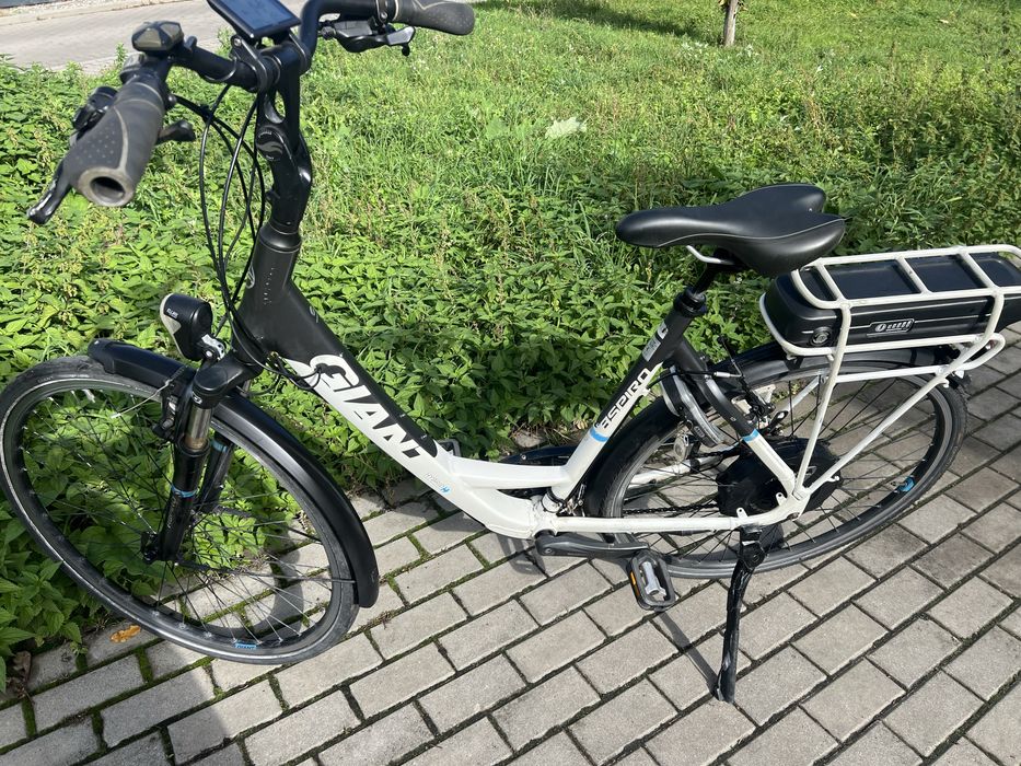 Fajny rower elektryczny GIANT ASPIRO 36V silnik z tyłu, DEORE /B