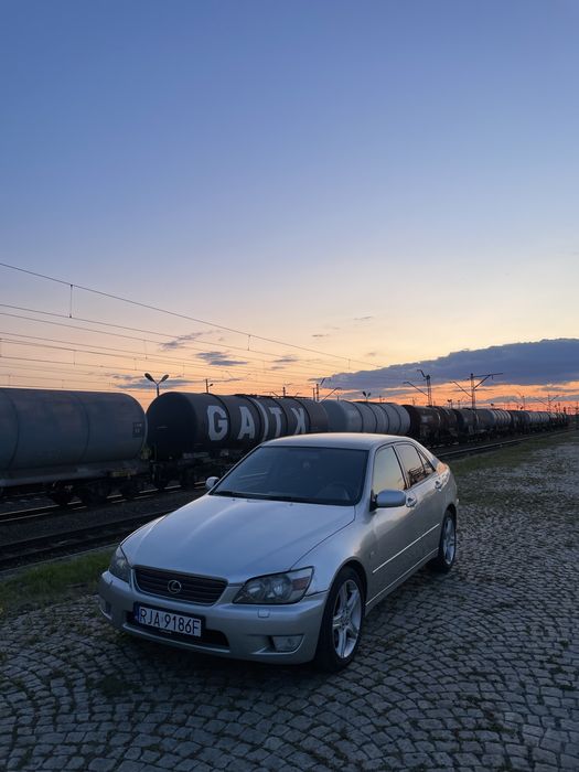 Lexus is 200 Manual R6 RWD tył napęd/ zdrowy/ cena do negocjacji ...