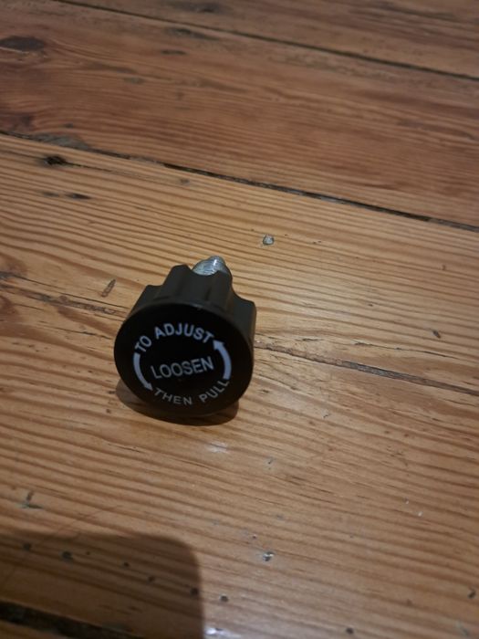 Botão ajuste preto para aparelhos desportivos