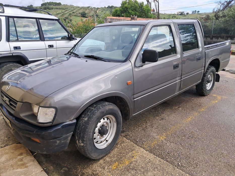 Opel campo 2.5 td  160 000 km 5 lugares