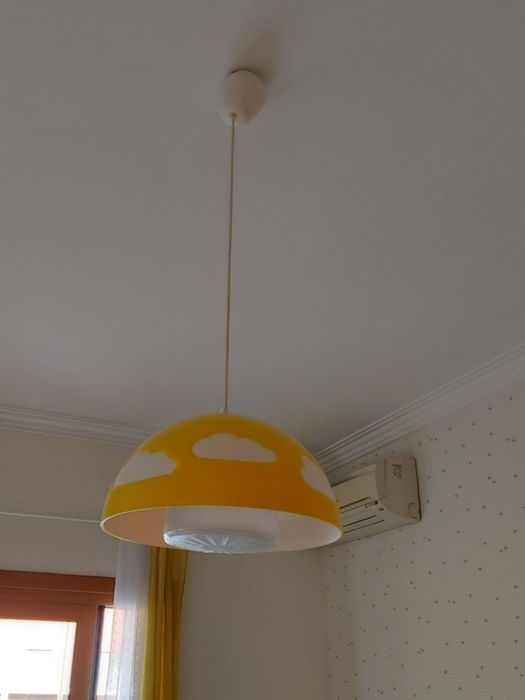 Candeeiro Ikea amarelo
