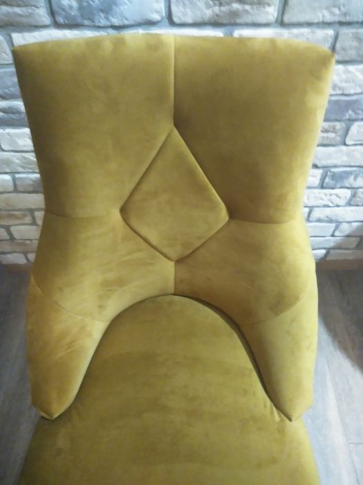 Krzesła                 .