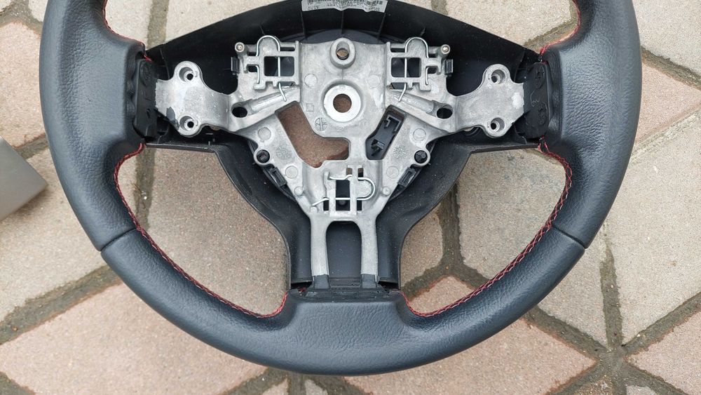 руль nissan note e11 tiida