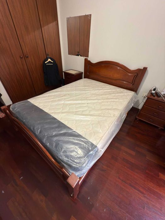 Cama com colchão como novo 1,40 x 1,95