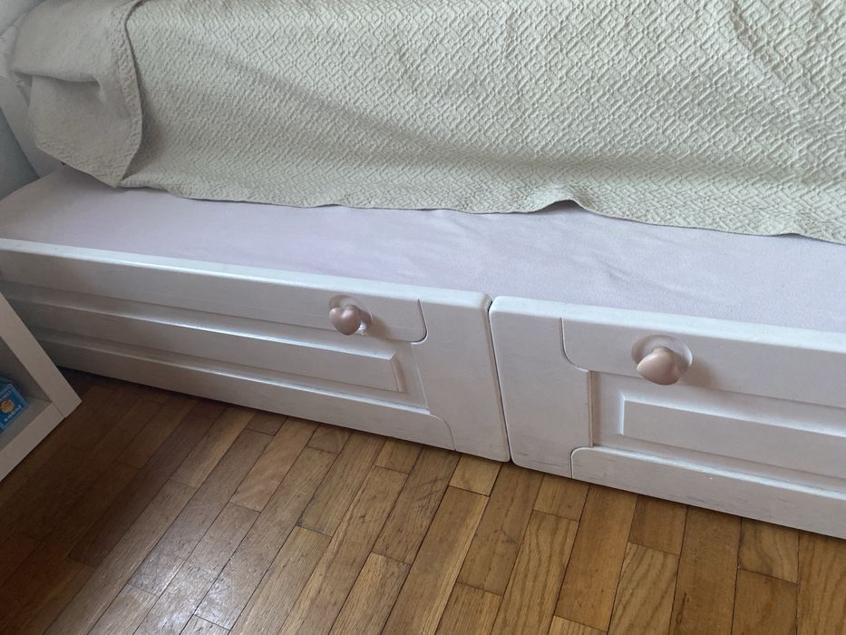 Cama de solteiro dupla