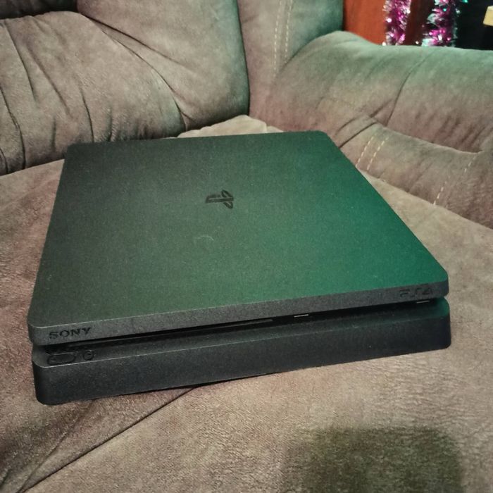 Продається PS4 Slim 1000 GB