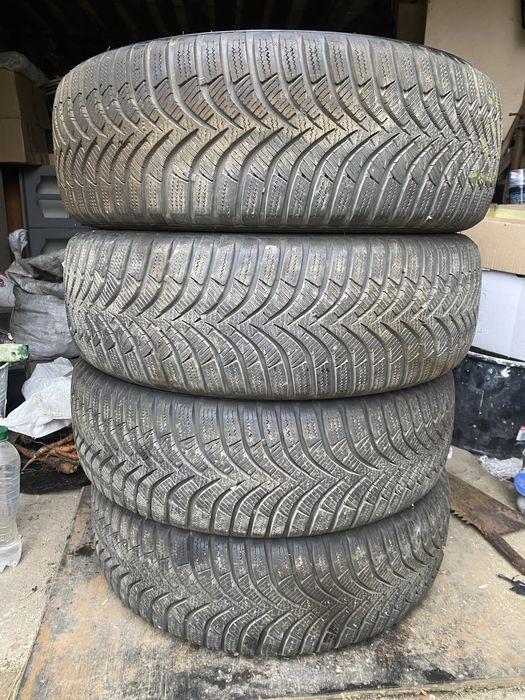 Зимова Резина  б/у 195 65 R15 Hankook Winter Icept RS2