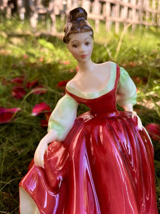 **DAMA ROYAL DOULTON Figurka Lalka Kolekcjonerska Anglia Porcelana