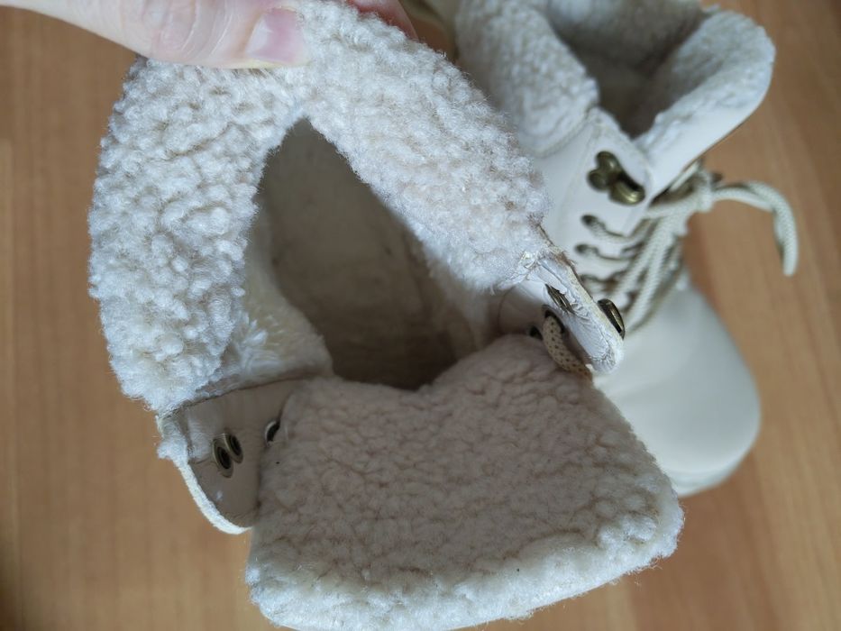 Ботинки жіночі бежеві