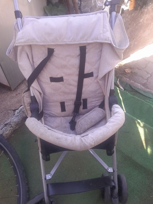 Carrinho bebe c/ capa de chuva 10€