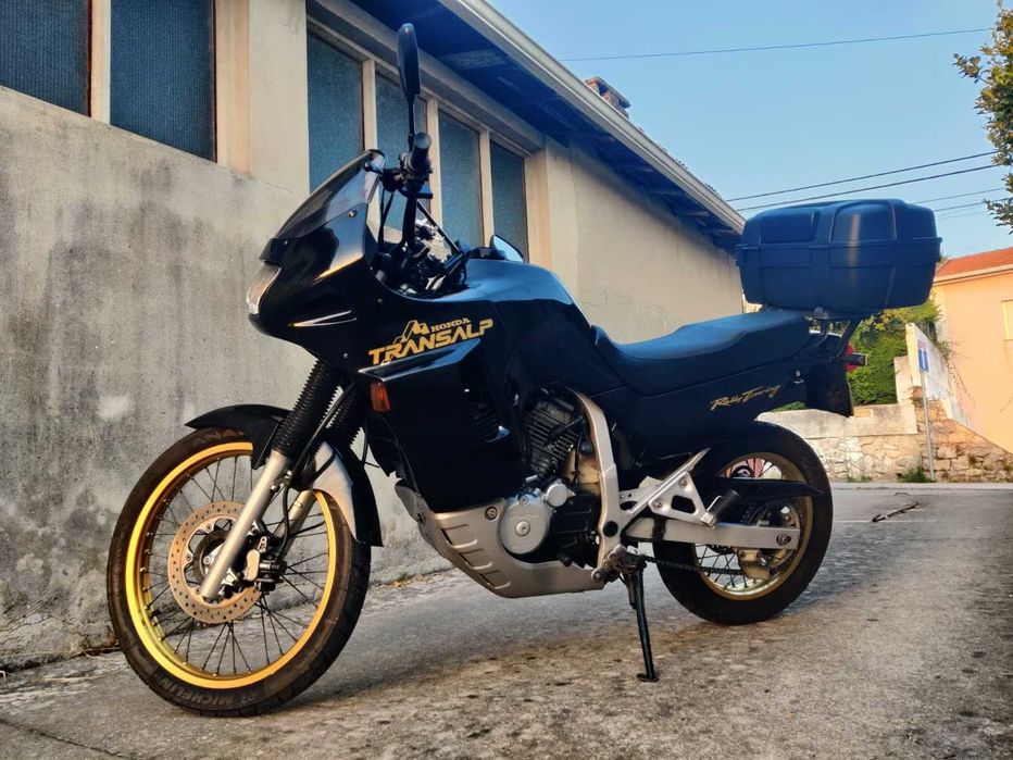 Honda Transalp XL600V 1995- Fiável e Pronta a Rodar