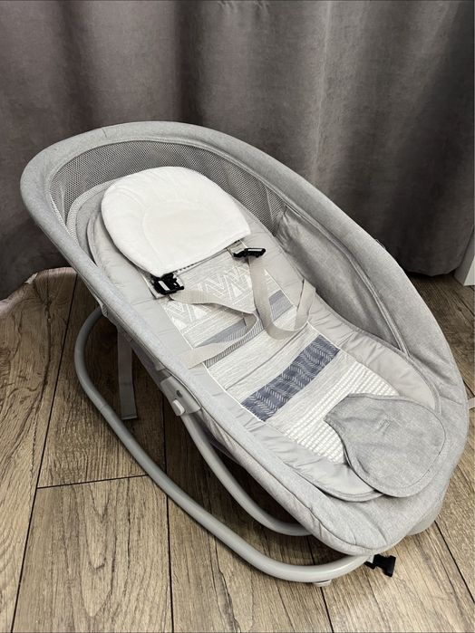 Заколисуючий центр,шезлонг