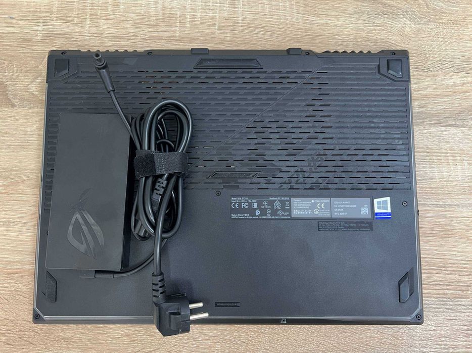 Ігровий ASUS ROG Strix G731GT 17.3" Full HD / i5-9300H / GTX 1650 4GB / 16GB / 512GB SSD