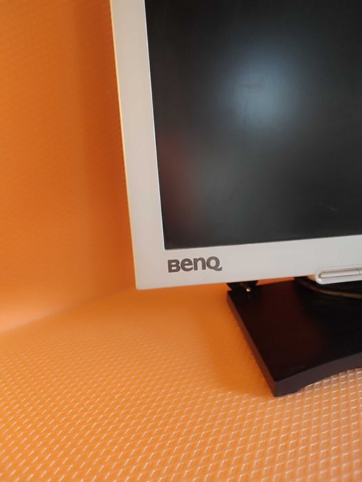 Монітор 19”  BNQ