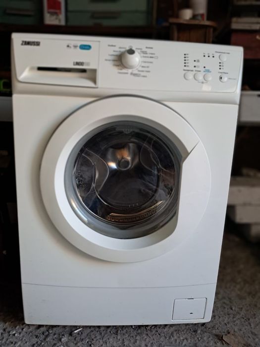 Пральна машинка Zanussi