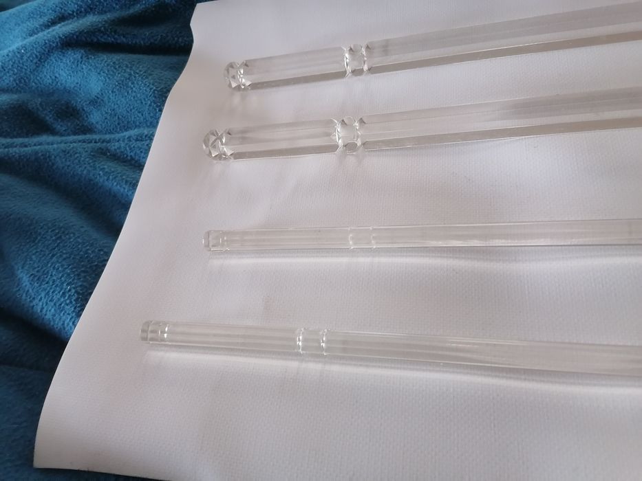 Suportes para cortinados em acrílico