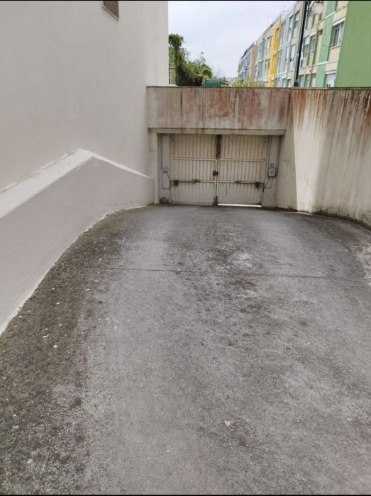2 lugares de estacionamento privativo - Cacém