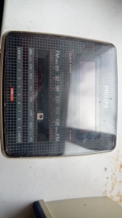 ФМ -приёмник, часы, будильник Филлипс