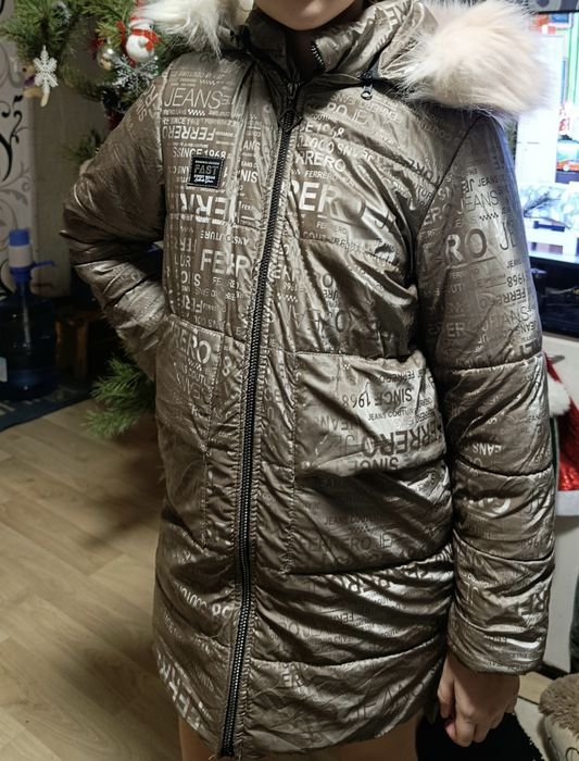 Тёплое зимнее пальто на меху, пуховик для девочки с капюшоном 140 разм