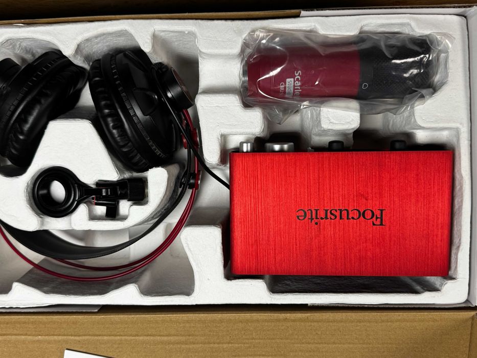 Focusrite Scarlett 2i2 Studio 2Gen - SPRZEDAM!!!