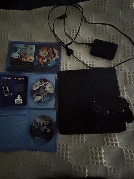 Ps4 slim + 3jogos + comando + disco externo toshiba 1Tb - Ótimo estado