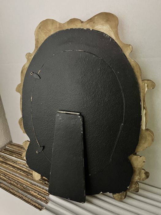 Espelho oval trabalhado