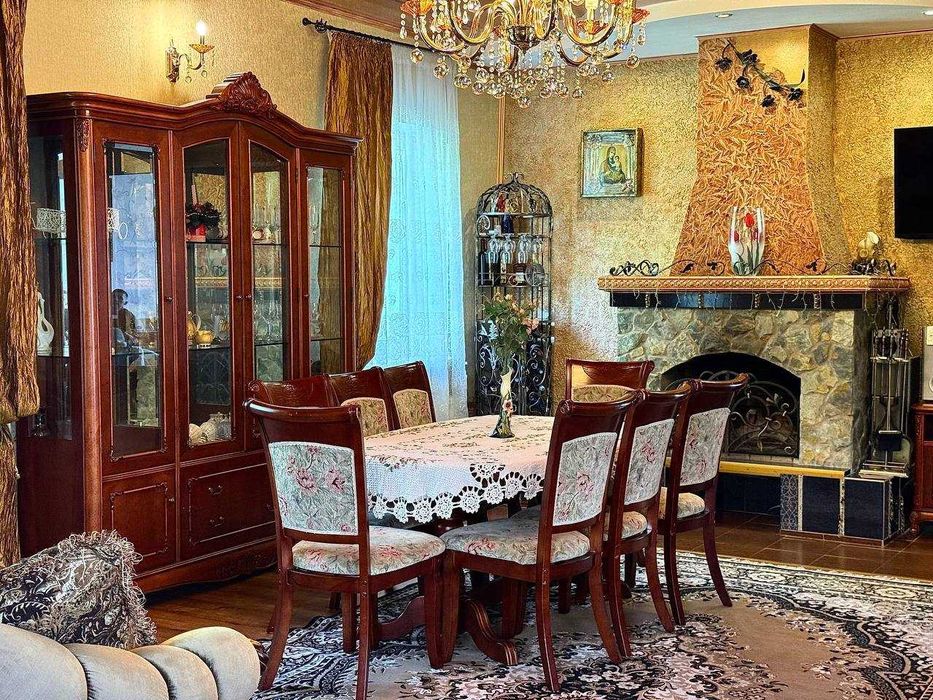 Продам просторий будинок для великої родини — передмістя Рівного.