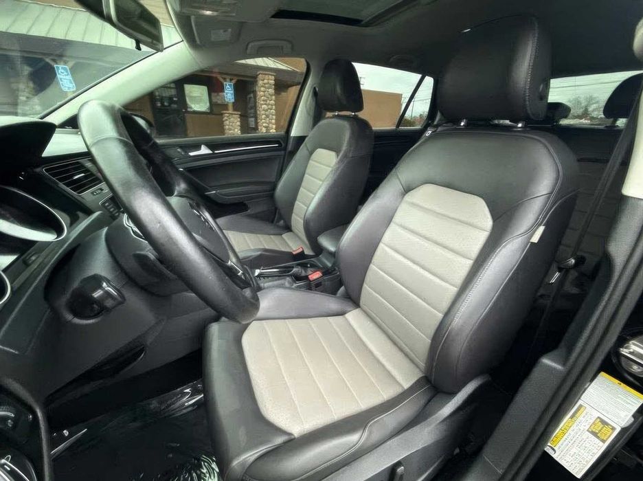 Volkswagen Golf SE      2015