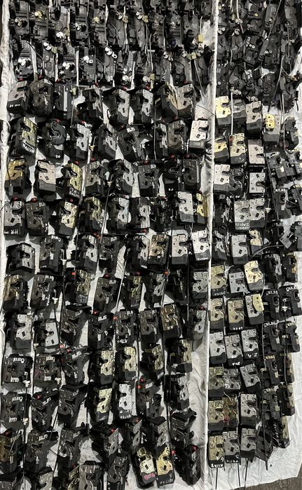 Опель замок кришки багажника opel астра зафіра меріва корса комбо