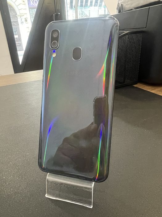 Samsung A40  4/64 GB Android 11