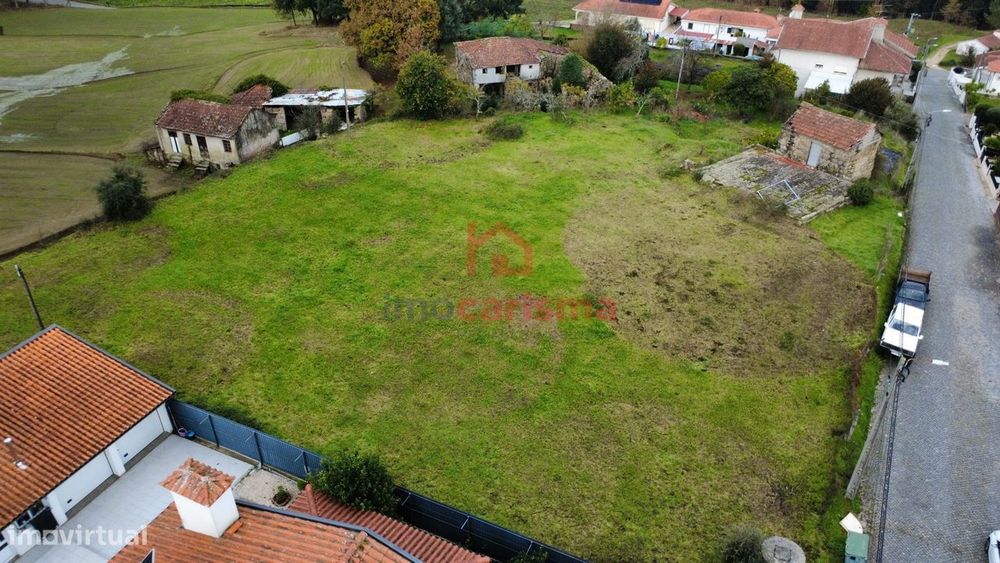 Terreno para Construção com área total de 3.100m2 em São Mamede de Neg