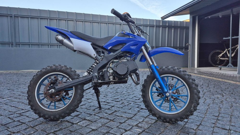 MINI MOTO 50CC 2 TEMPOS A FUNCIONAR A 100%-PURA DIVERSÃO PARA CRIANÇAS