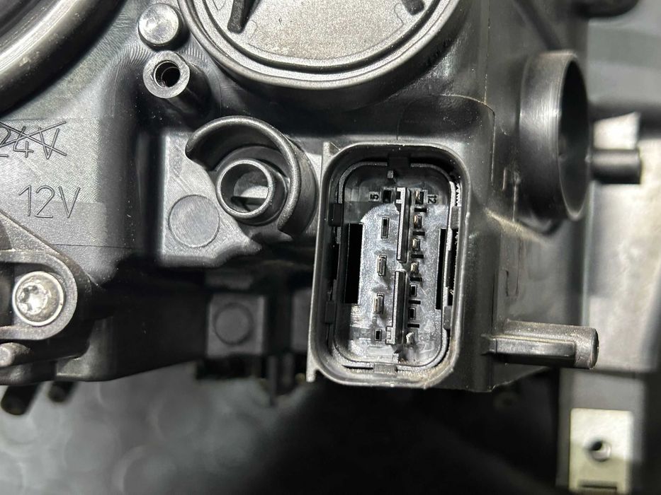 Ótica esquerda BMW Série 5 F10 (2014)