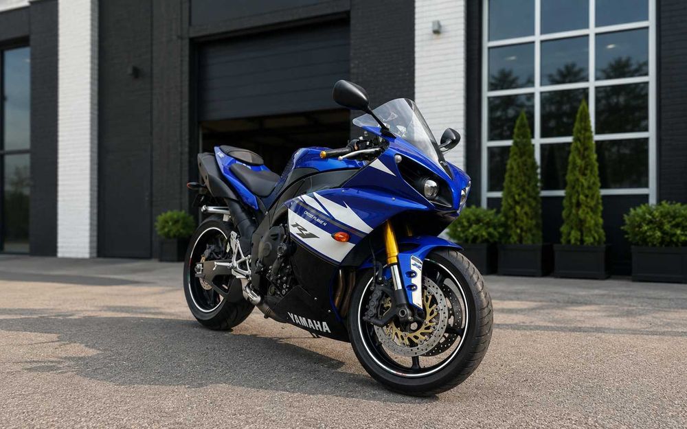 Yamaha R1 2011 рік