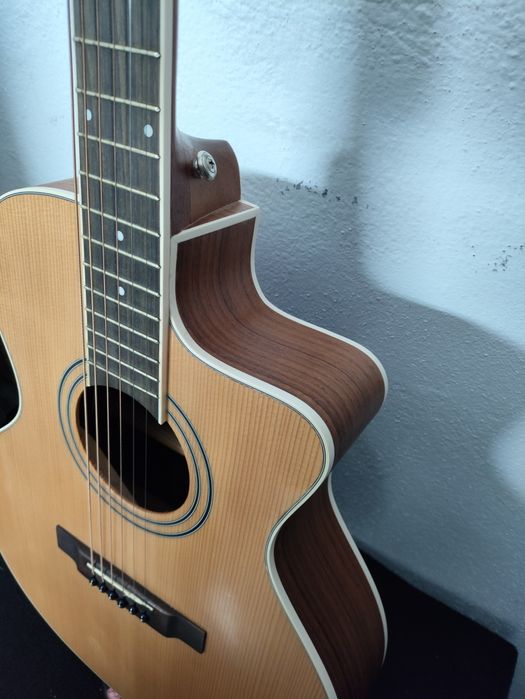 Guitarra electroacústica APC EA200 PSI CW